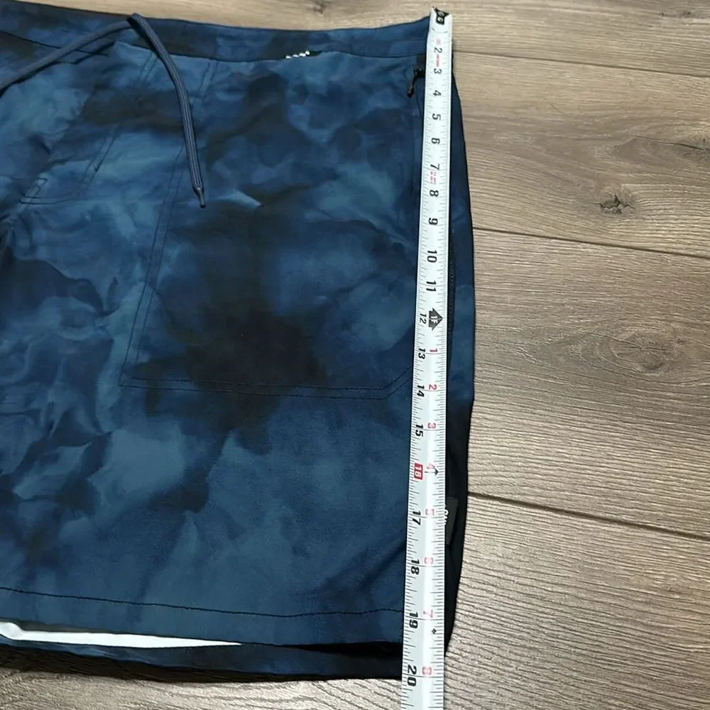Vans Voyage Tie Dye Swim Board‎ Shorts Blue Size 38